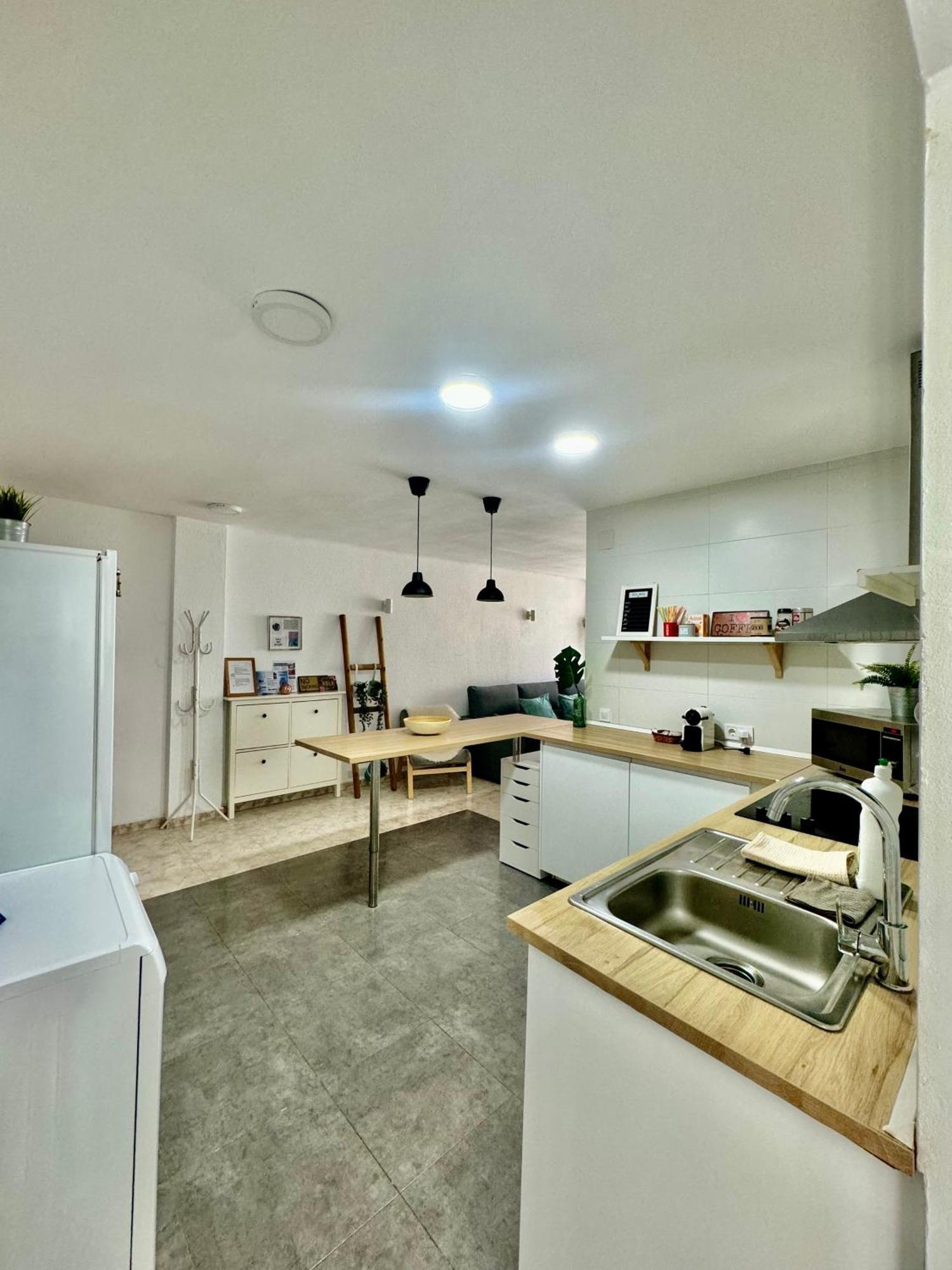 Acogedor Apartamento En Малага Экстерьер фото